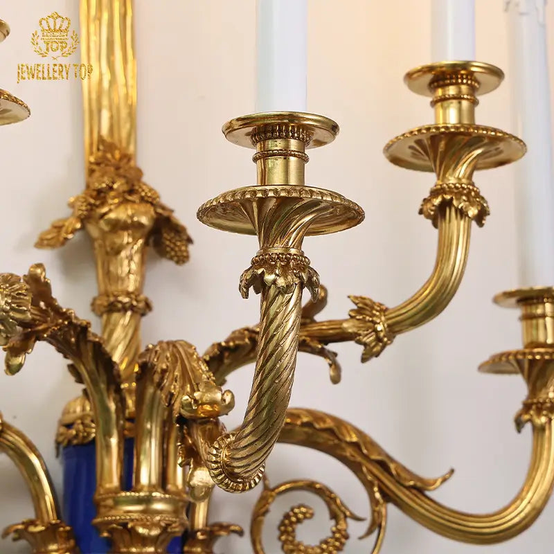 JEWELLERY TOP’s crown-stamped Versailles Éclat fixture