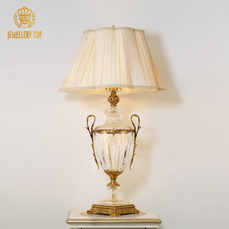 Luminous Heritage Vintage Table Lamp – Front view